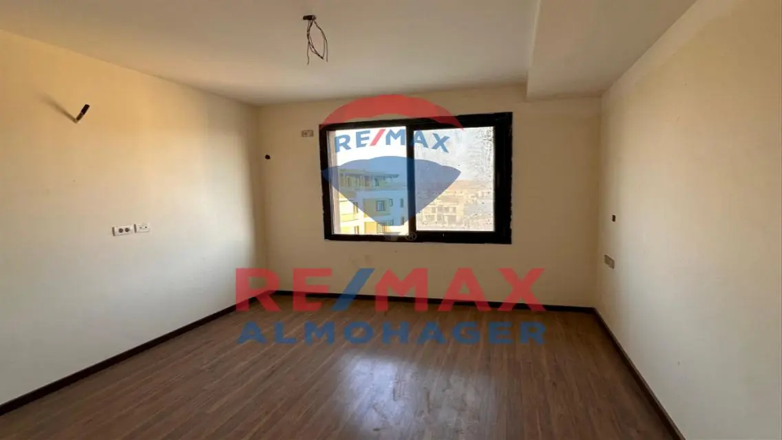 Luxury Apartment with Stunning Views in Central Location
