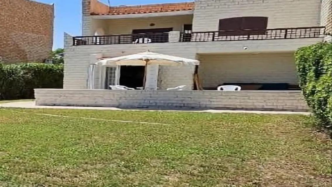 شقة للبيع مع إطلالة رائعة على البحيرات