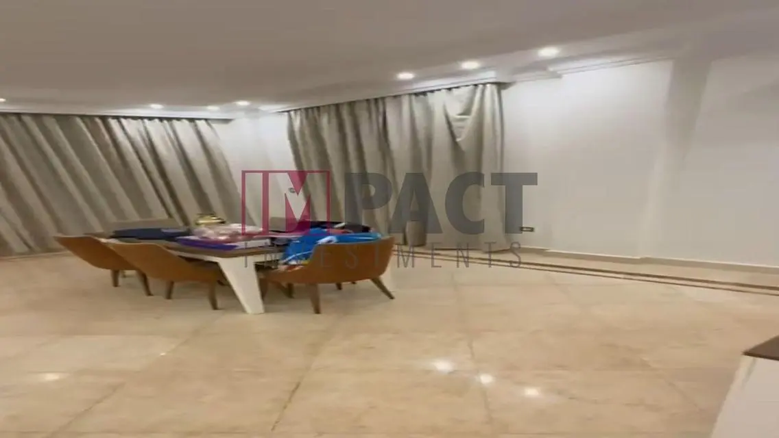 فيلا فاخرة للبيع بمساحة مريحة 400 متر
