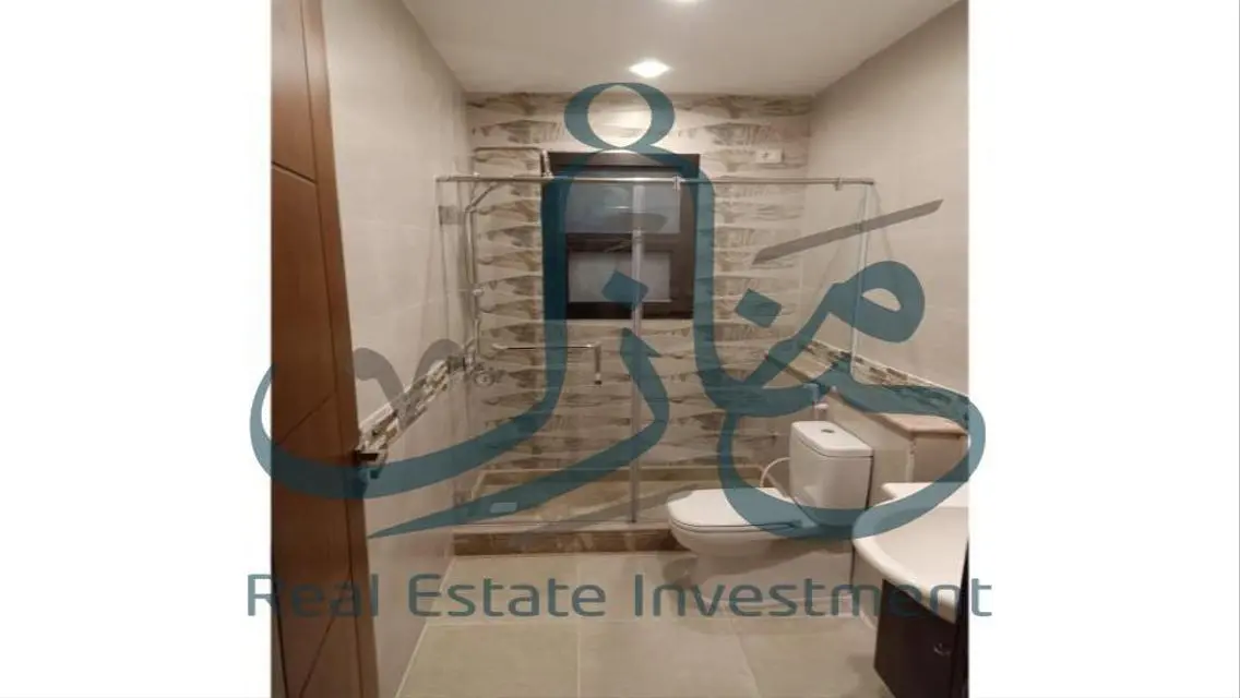شقة فاخرة مع مرافق راقية وإطلالات على البحيرات