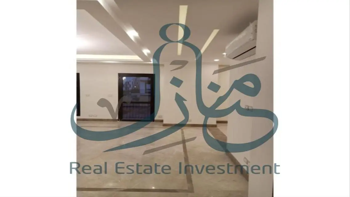 شقة فاخرة مع مرافق راقية وإطلالات على البحيرات