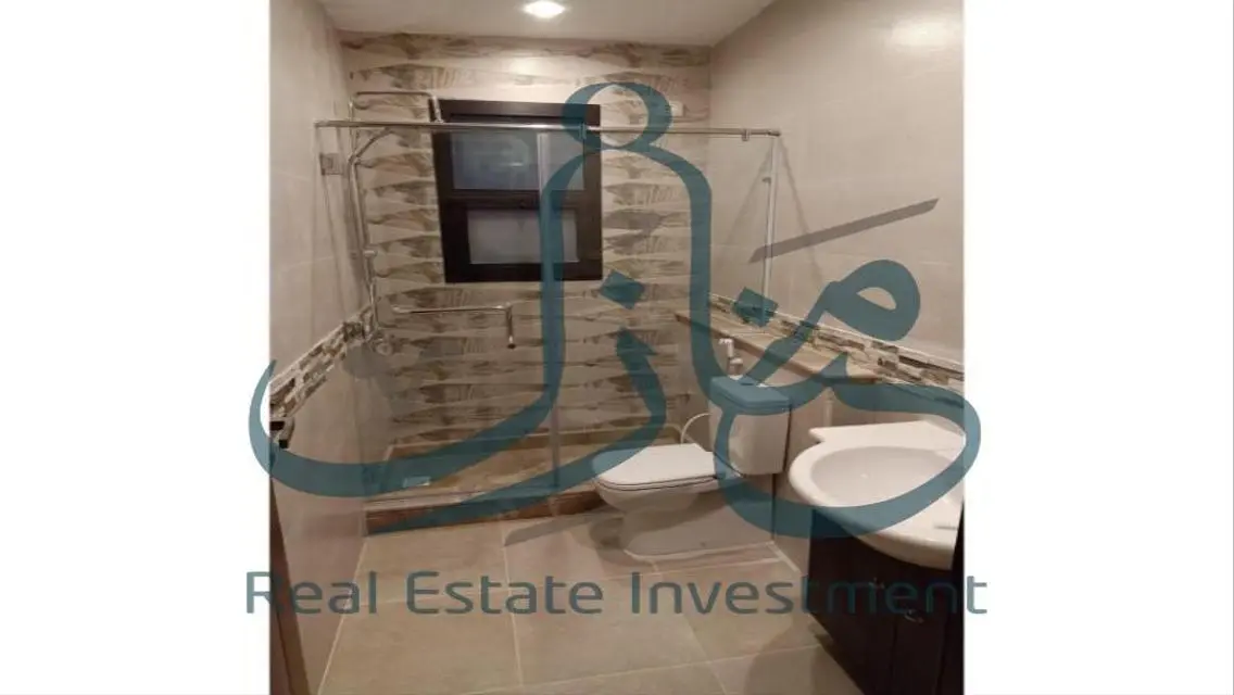 شقة فاخرة مع مرافق راقية وإطلالات على البحيرات
