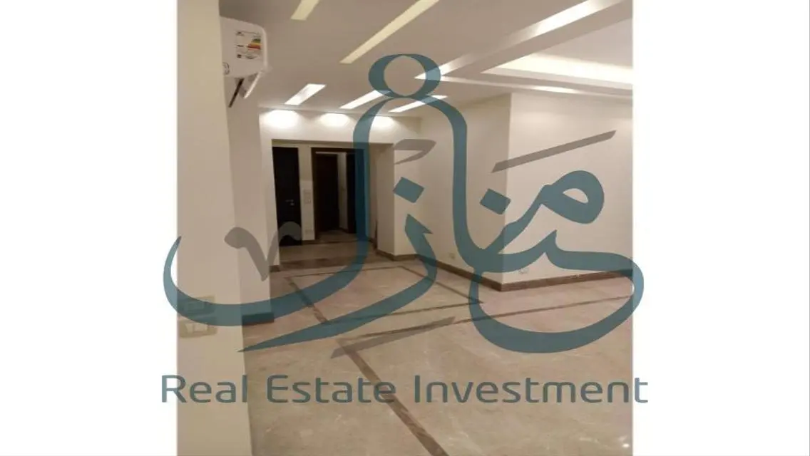 شقة فاخرة مع مرافق راقية وإطلالات على البحيرات