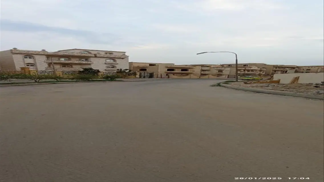 شقة فاخرة بمساحة 200 متر للبيع في موقع متميز