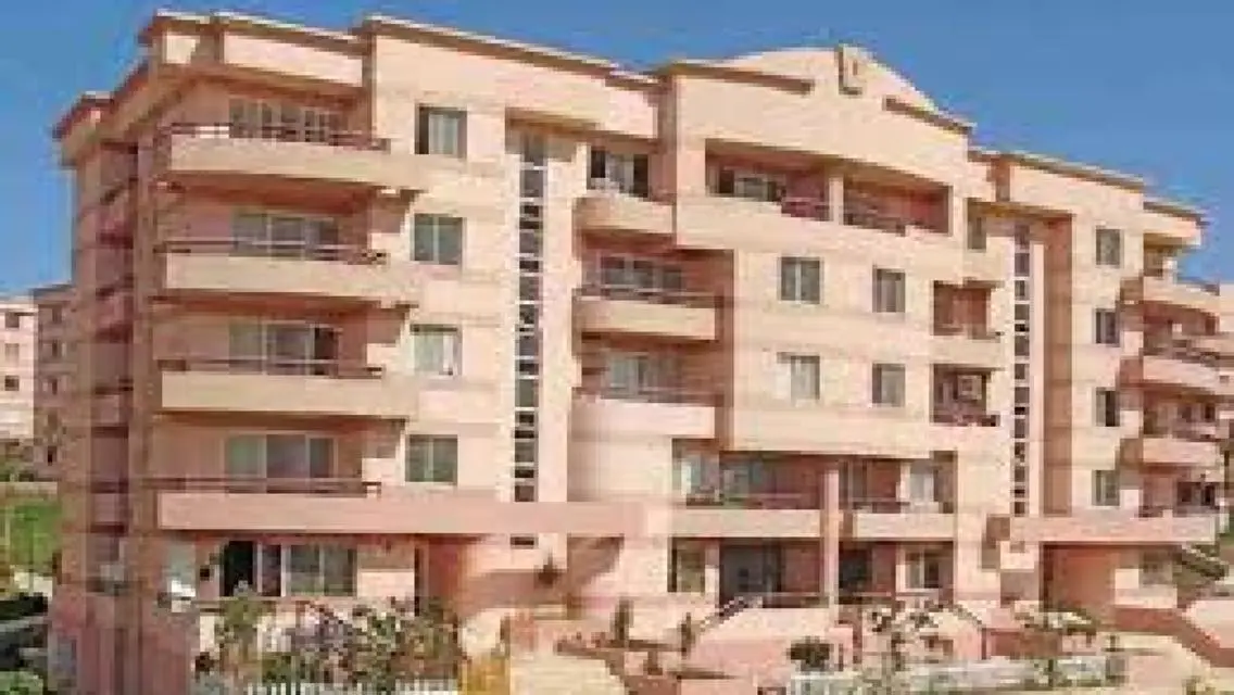 3 Bedroom Apartment with Garden View
