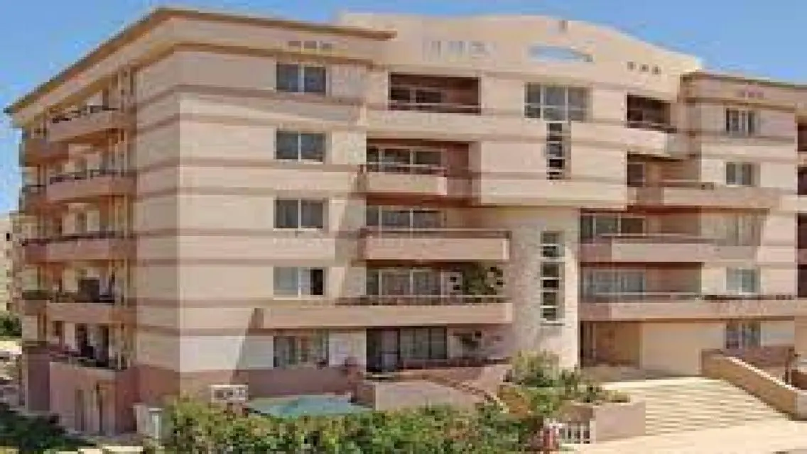 3 Bedroom Apartment with Garden View