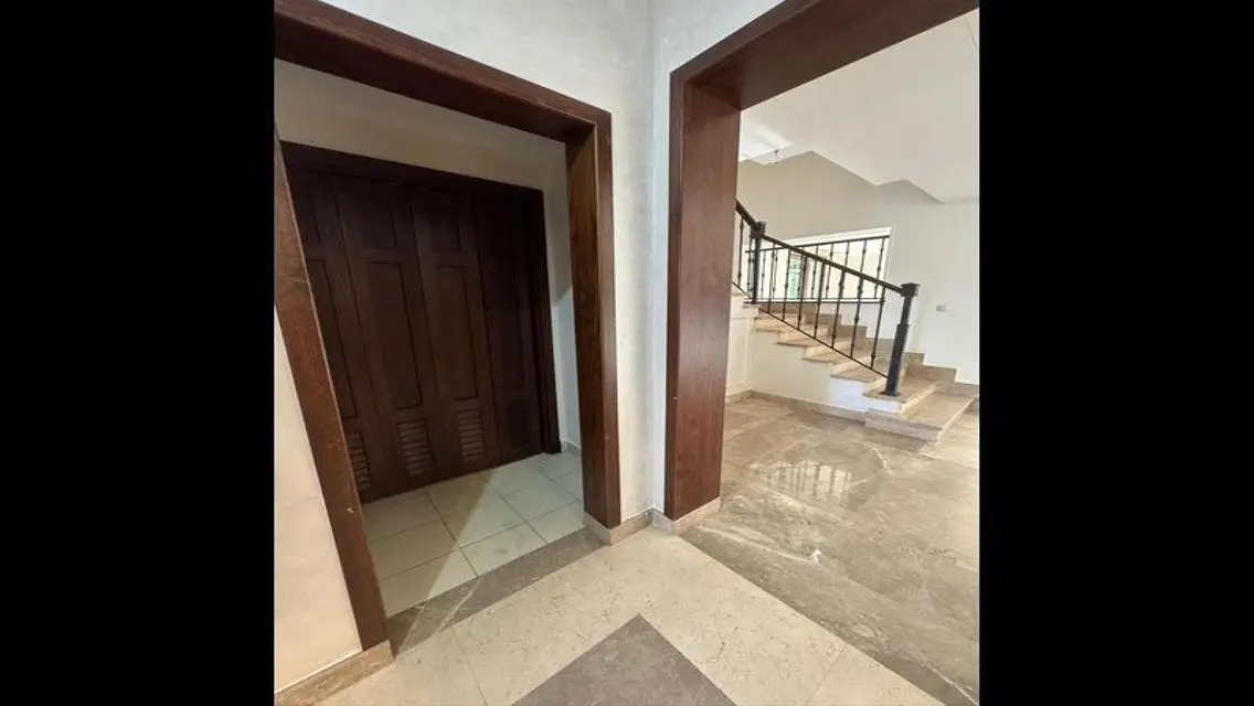 Luxury Apartment for Sale with Stunning Lake View