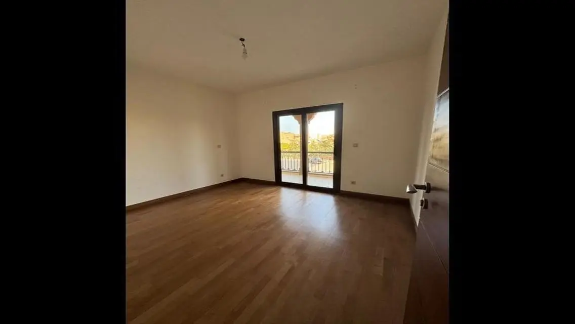 Luxury Apartment for Sale with Stunning Lake View