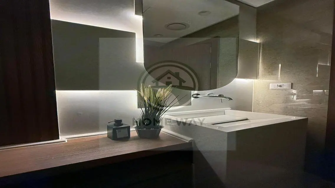 شقة مذهلة في سكاي كوندوز 5-12