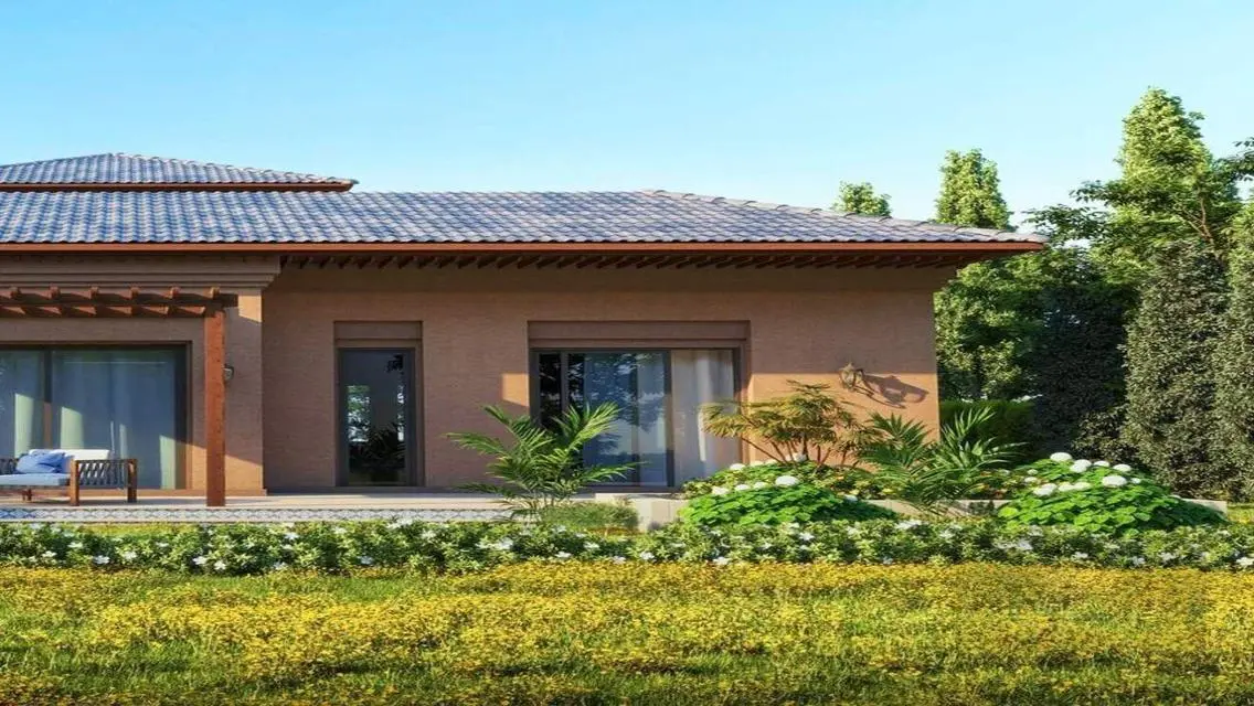 Luxury Property with Balcony and Private Garden