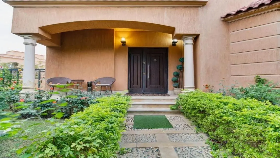 Luxury Property with Balcony and Private Garden