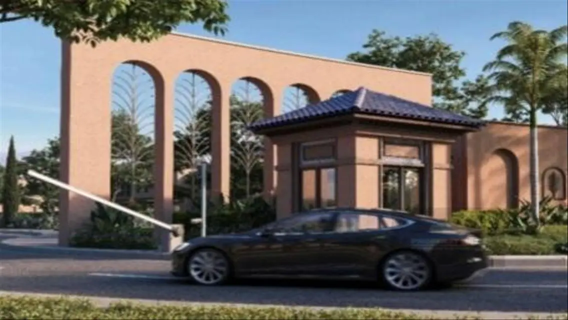 Luxury Property with Balcony and Private Garden