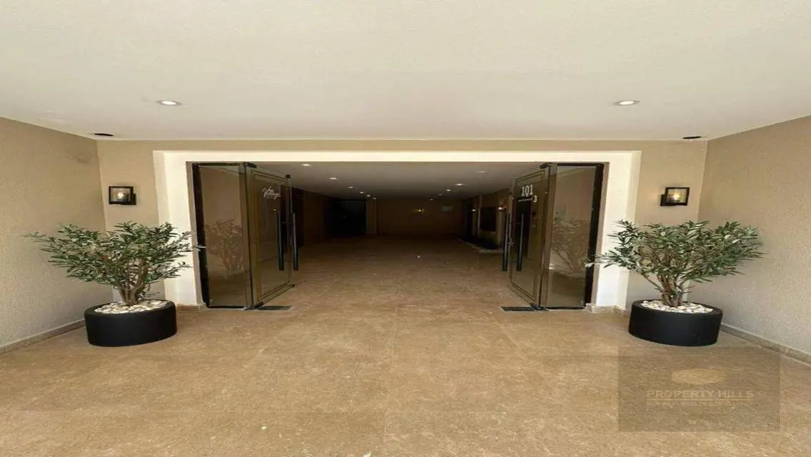 Luxury Property with Balcony and Private Garden