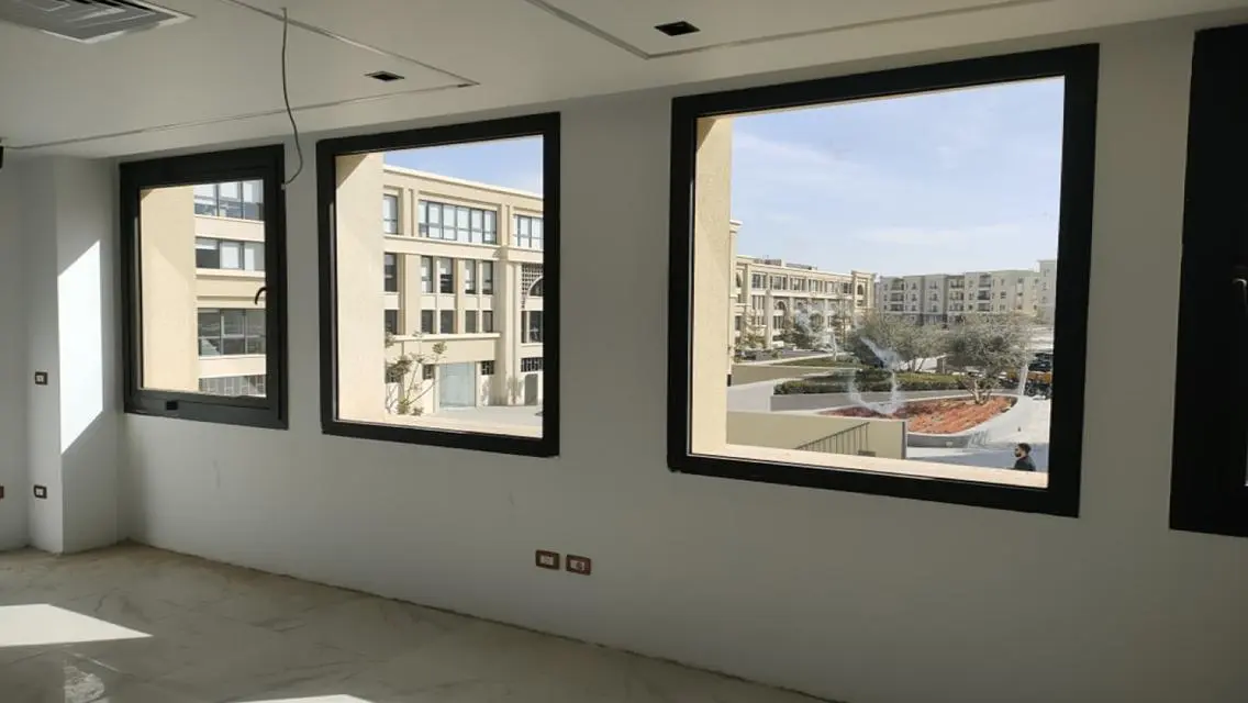 مساحة مكتبية مع خدمات متكاملة للإيجار