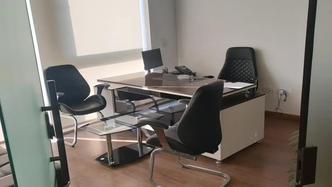 مساحة مكتبية مع خدمات متكاملة للإيجار