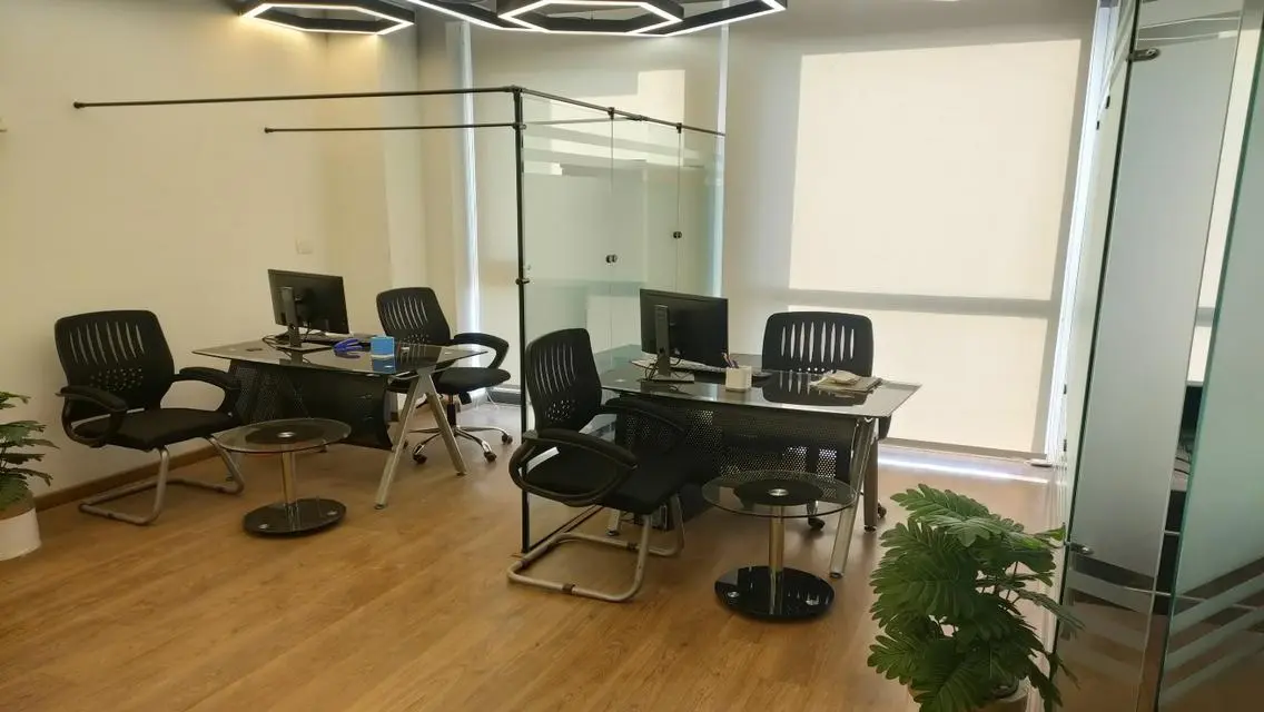مساحة مكتبية مع خدمات متكاملة للإيجار