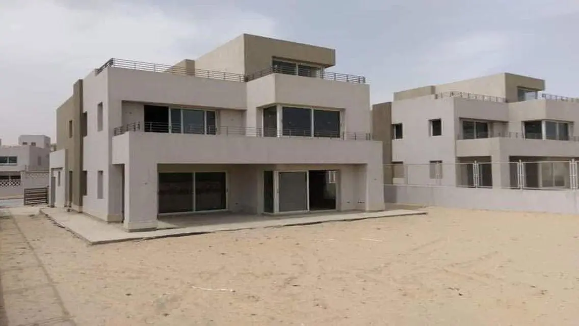 فيلا فاخرة للإيجار سكن خاص بمسبح وحديقة