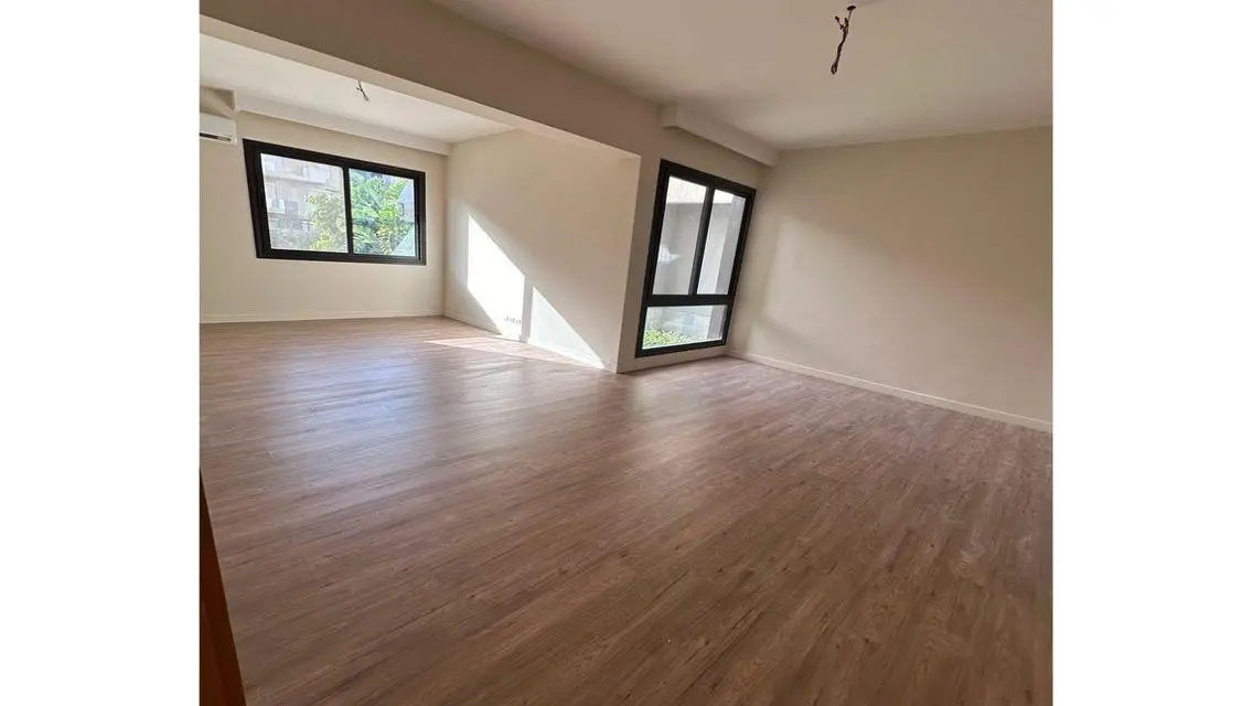 Luxury Apartment for Sale in the Heart of the City - 200 m2