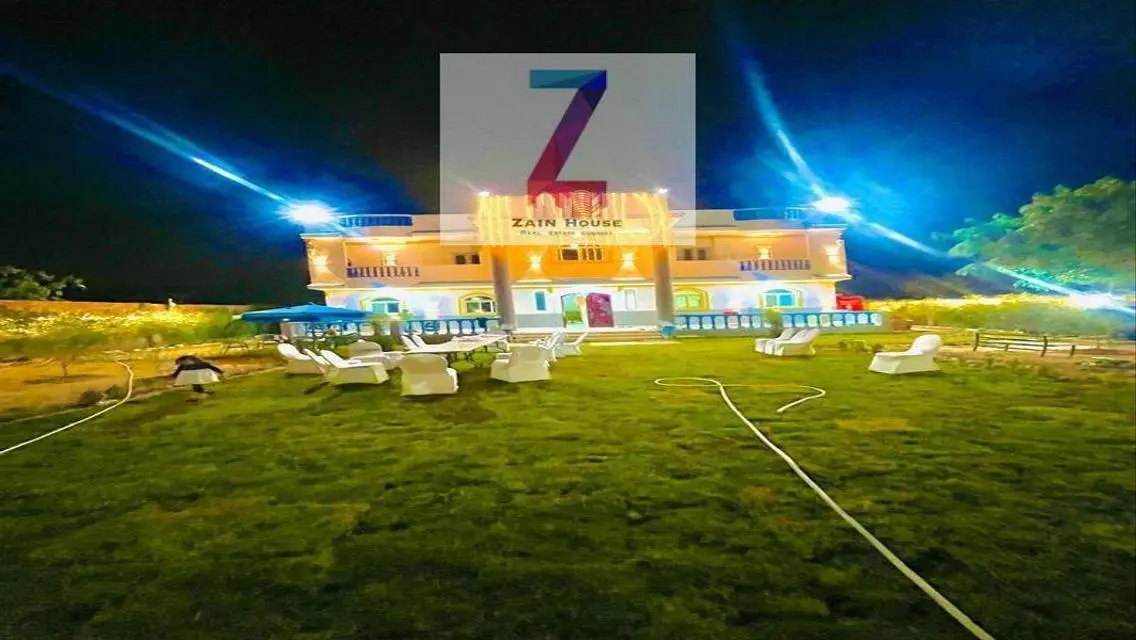 شقة فاخرة للبيع بمساحة مترية