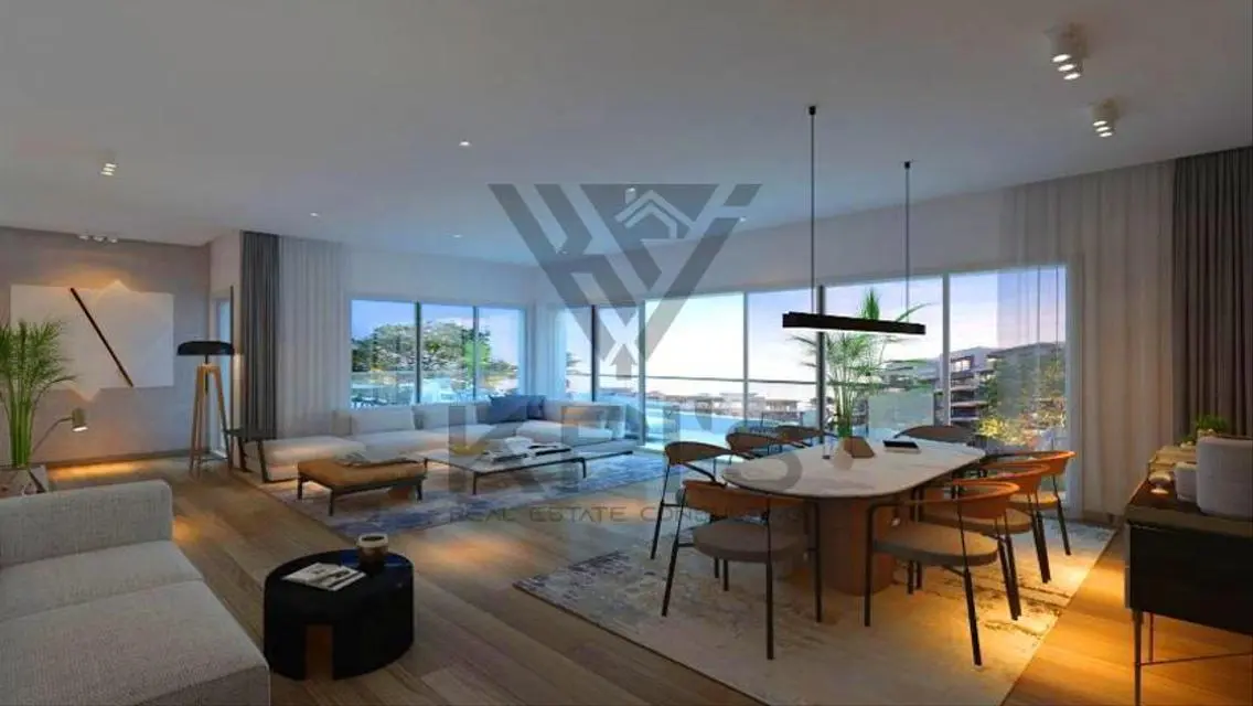 Luxury Villa in Hyde Park