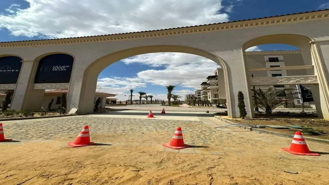 فيلا فاخرة في قرية غرب الشيخ زايد