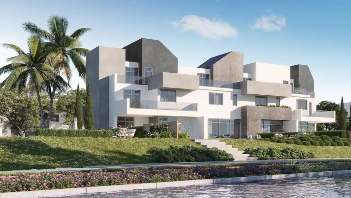 Luxury 250 sqm Apartment for Sale Overlooking Lakes