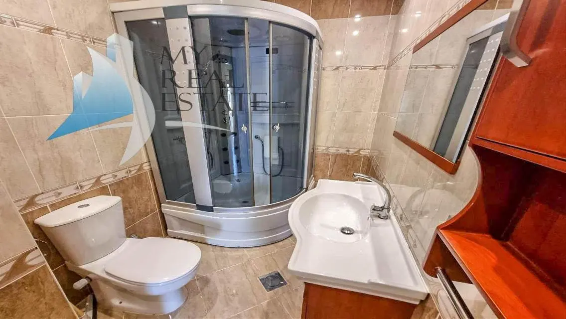 شقة ذات إطلالة بانورامية مكونة من غرفتين في Ocean Breeze
