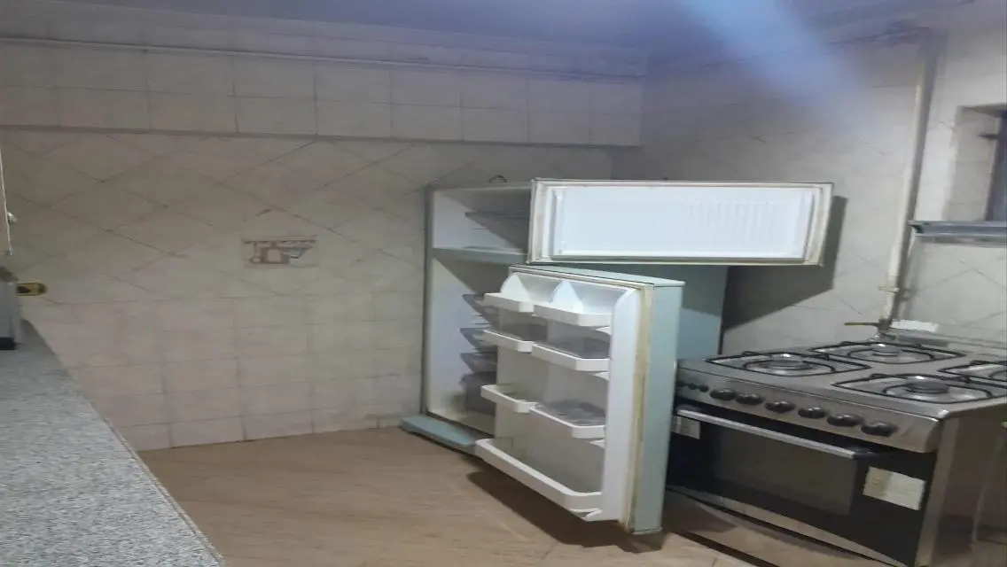 Stylish Apartment with Security and Covered Parking