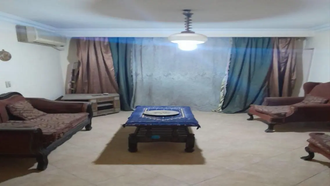 Stylish Apartment with Security and Covered Parking
