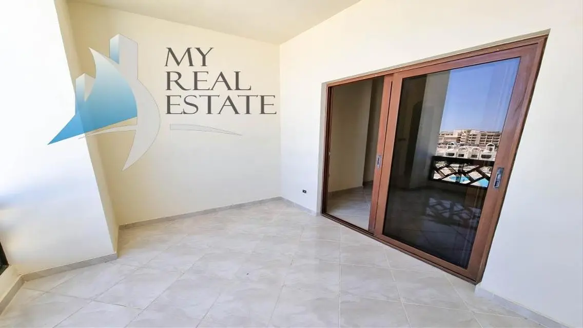 شقة فاخرة مع إطلالة على البحر والمسبح في Sun Gate بسهل حشيش