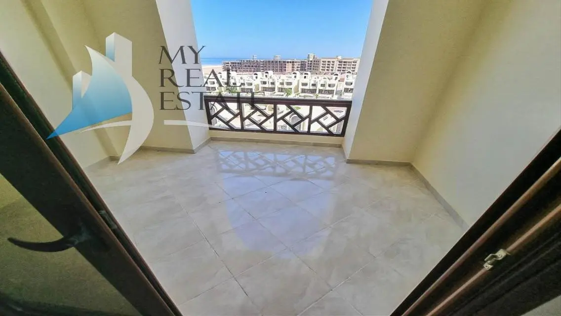شقة فاخرة مع إطلالة على البحر والمسبح في Sun Gate بسهل حشيش