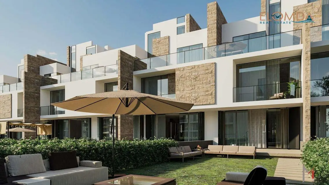 Luxury Apartment with Stunning Lake View