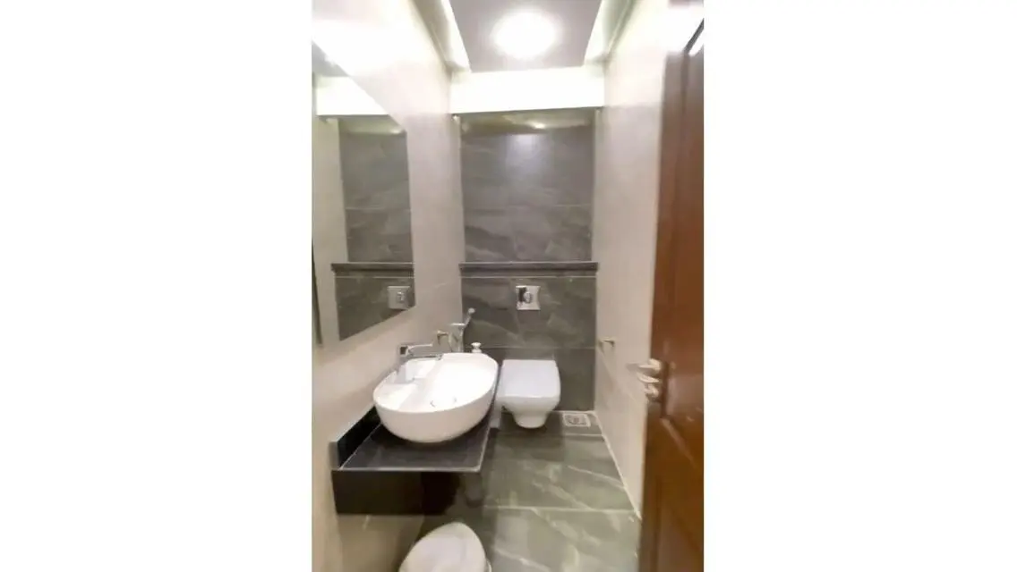 Luxury Apartment for Rent Overlooking the Lakes