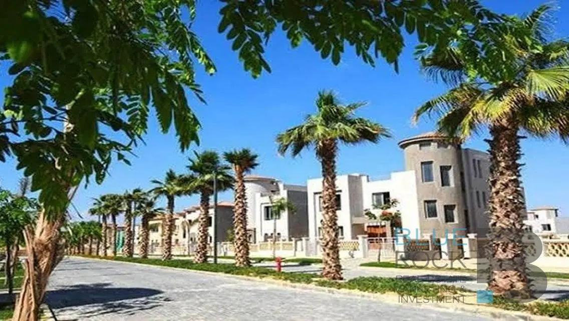 فيلا فاخرة للبيع مع إطلالة رائعة