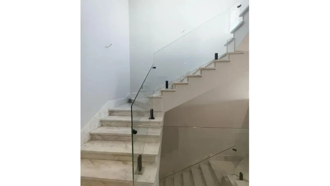 شقة فاخرة مع حديقة خاصة