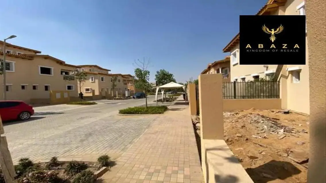 شقة فاخرة للبيع مع شرفة بسعر مغري