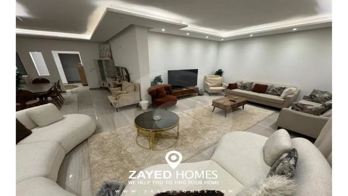 Luxurious Apartment with Waterfront View in the Heart of the City