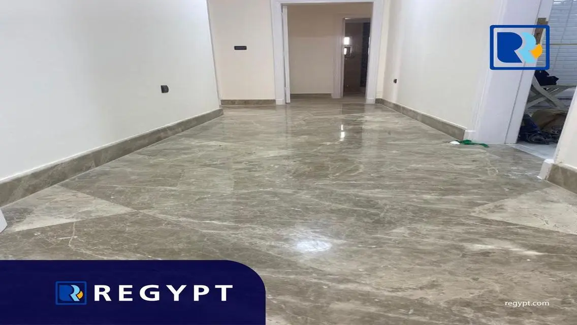 عقار تجاري بمساحة 260 متر