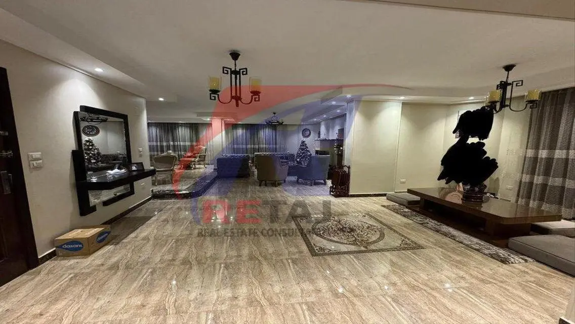 عقار متميز مع شرفة للبيع