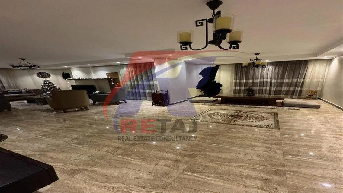 عقار متميز مع شرفة للبيع