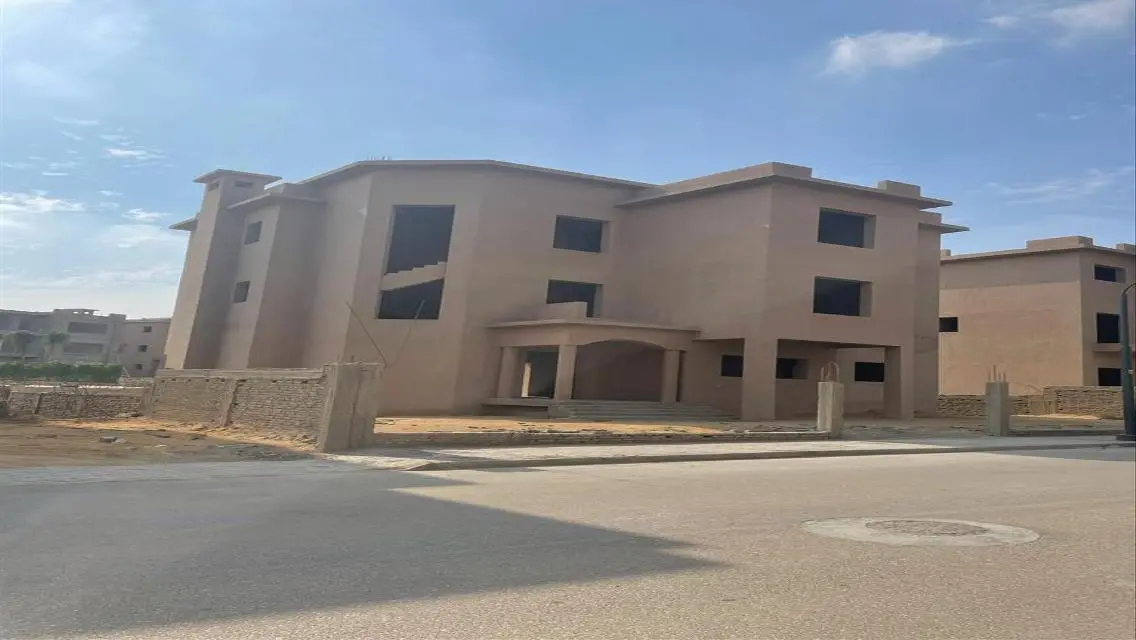Luxury Villa for Sale with 1100 Square Meters in Prime Location