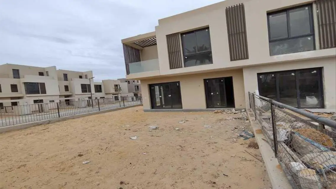 Luxury Villa with Spacious Layout and Stunning Views