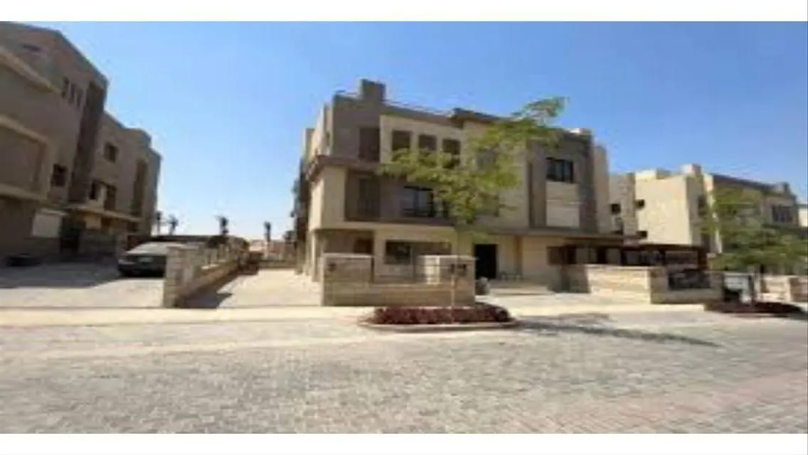 شقة فاخرة بحي مميز