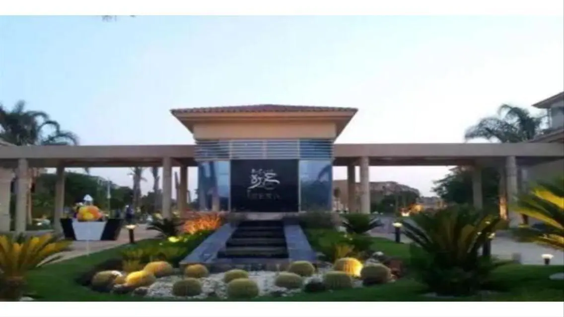فيلا فاخرة للبيع بمساحة واسعة