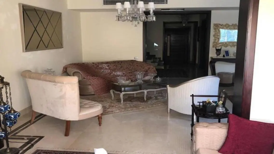 فيلا فاخرة للبيع بمساحة واسعة
