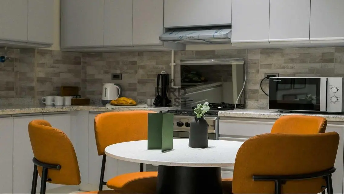 Spacious Apartment with Study Room