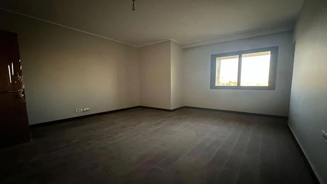 Luxury Apartment with Scenic View in Prime Location