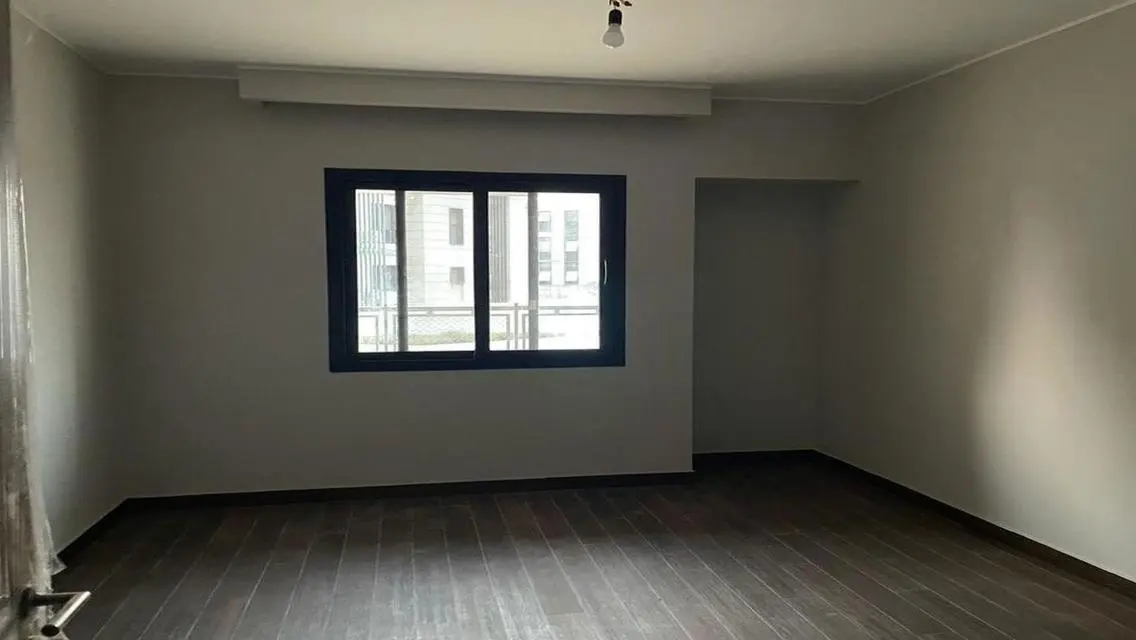 Luxury Apartment with Scenic View in Prime Location