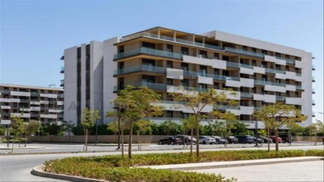 Luxurious Apartment with Spacious Area in Origins