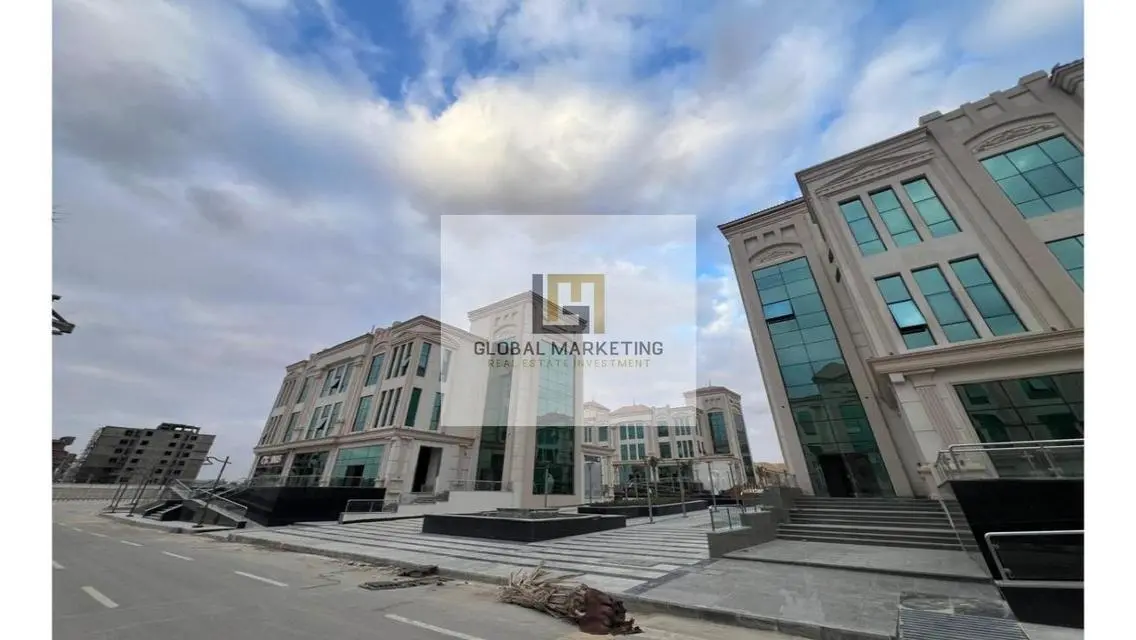 شقة فاخرة بمساحة 2400 متر للايجار